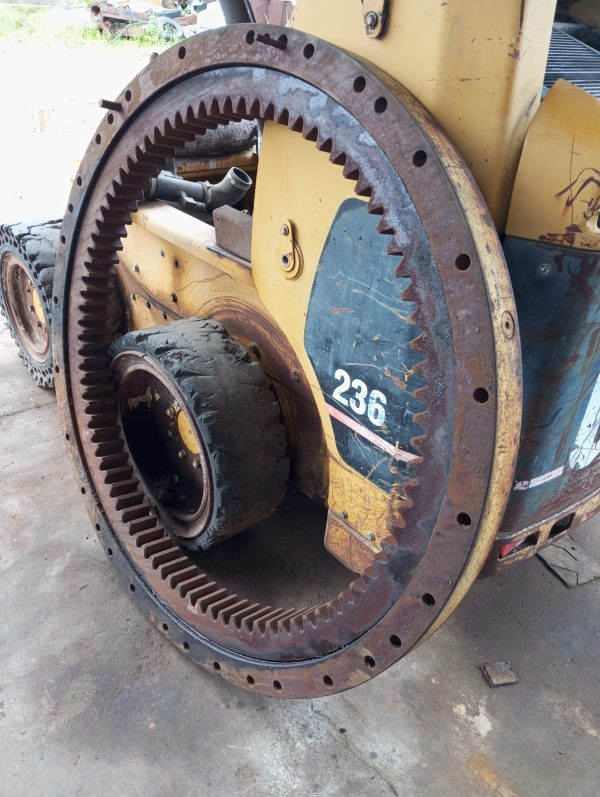 Tornamesa Excavadora 325L CAT